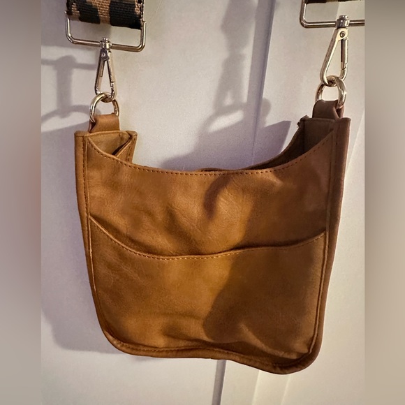 AHDORNED Medium Faux Crossbody Bag - Picture 2 of 11